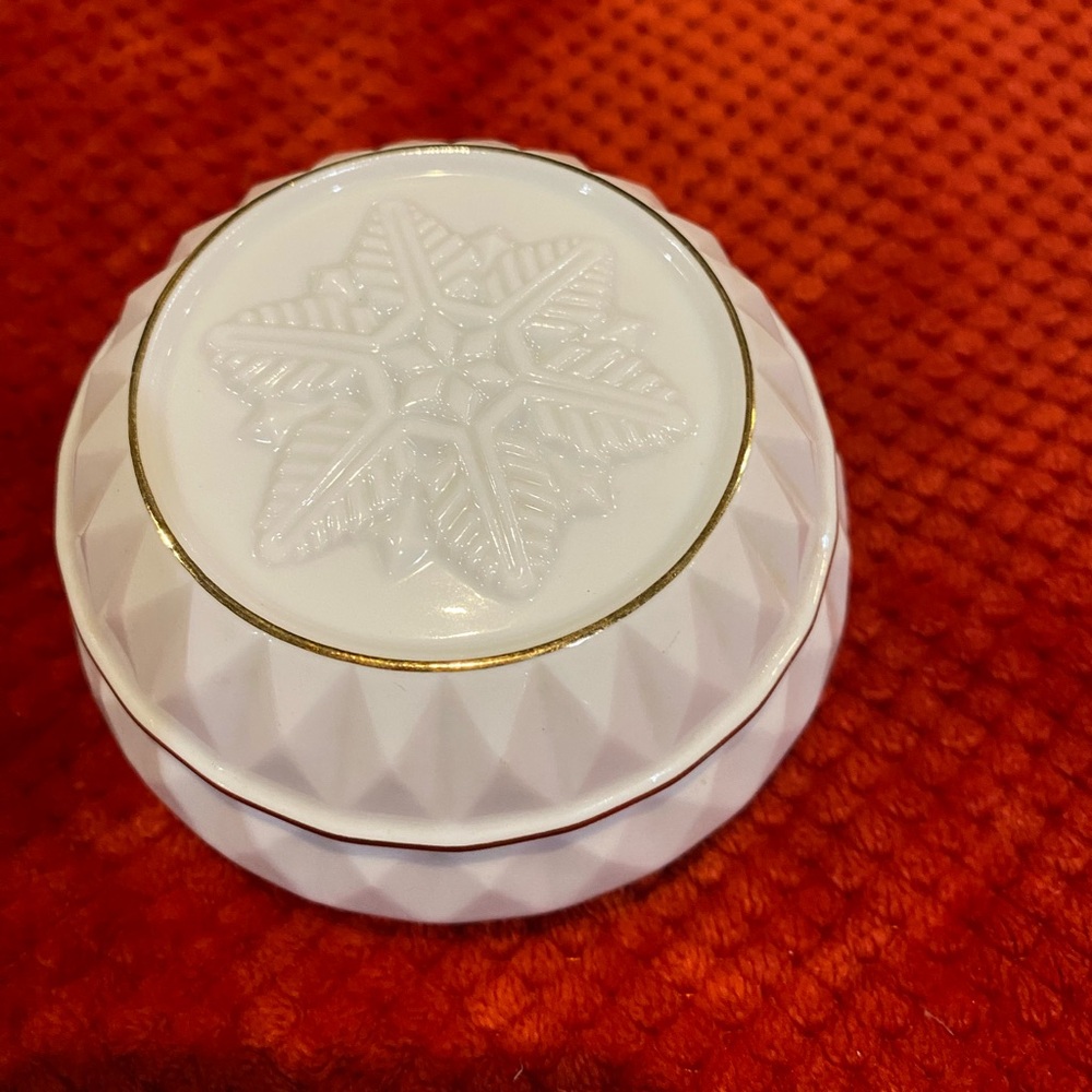 Vintage HERITAGE HOUSE Inc Musical Trinket Box Winter Wonderland